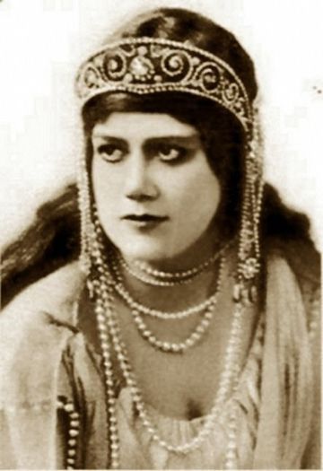 1923; G
