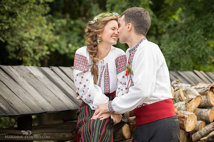  - PORTUL POPULAR AL ROMANILOR MOLDOVENI DE DINCOLO DE PRUT