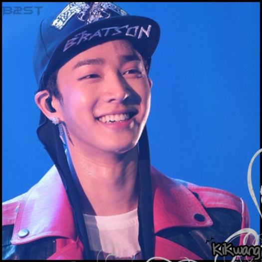 [KK] Iubire falsă? Nu mersi Yoo. :)) ..Hyung e şi 5. :-w