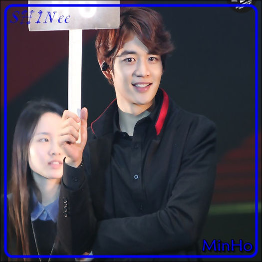 (Mh) ..Eu nu. :-" .. Bah.. eu stiu ca sunt irezistibil dar totusi. -_-" .. :)) #J - ix __ Episodul 051 __ xi