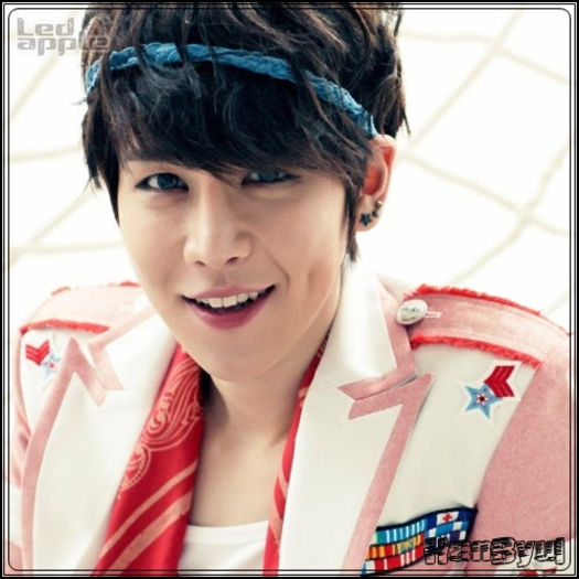 [☻] ..Ai vrea sau ţi`ai dori, MinHo? :)) Provocare. :) Noapte bună. :-h - ix __ Episodul 051 __ xi