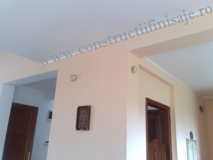 Zugraveli (22) - Preturi renovari apartamente case vile Bucuresti