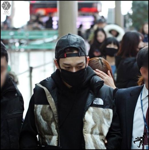 140118 Chen @ Incheon Airport and Beijing Airport.06