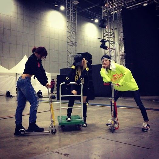 21 aon - 2NE1 11