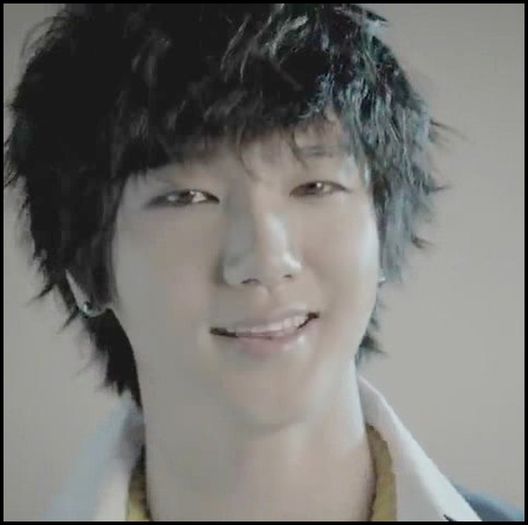 Y. S-o crezi tu ! ;;). Mai târziu va fi mult prea ocupată cu mine. ;) - ix __ Episodul 052 __ xi