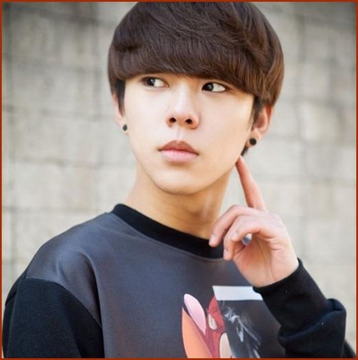 ..| .. :3 #HAh. Da, de parca nu ne-am cunoaste. #TJ. Asemenea. :) #JK; Y. - ix __ Episodul 052 __ xi