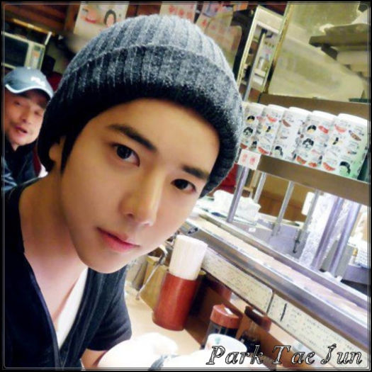 <☻> Ma frend! ..=)) #JH. Hai pa măăă. #Y. - ix __ Episodul 052 __ xi