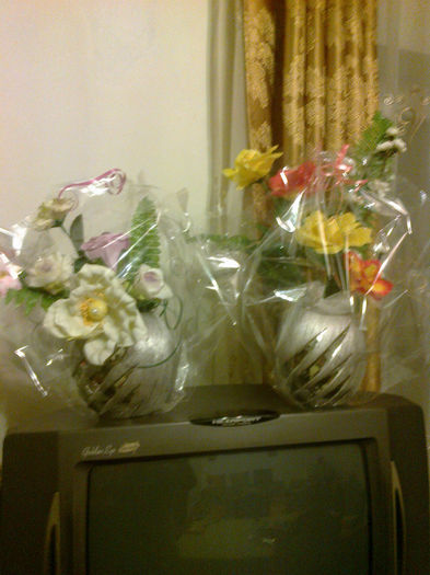 Fotografie0640; impachetate ,asteapta cuminti sa vina cumparatorul!
