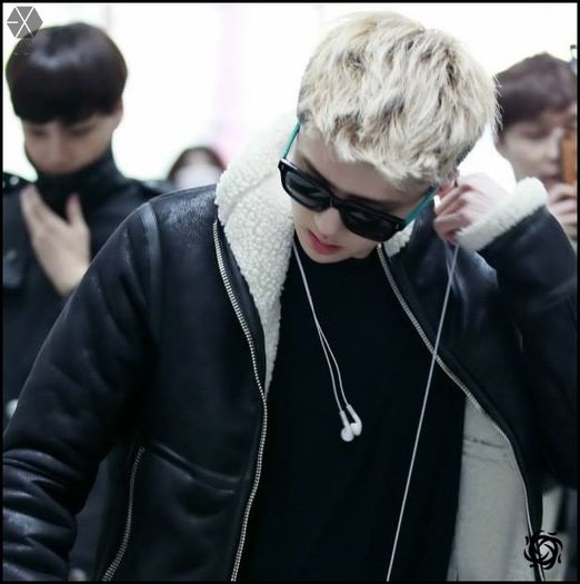 .Hun| ..[intra].. Plictiseala miroase inca de afara. T-T Buna.^^ - ix __ Episodul 052 __ xi