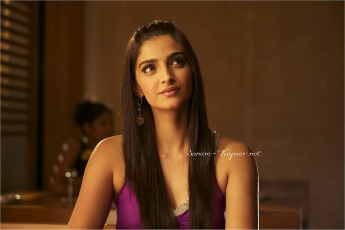 167648_496725956007_738221_n - Sonam Kapoor