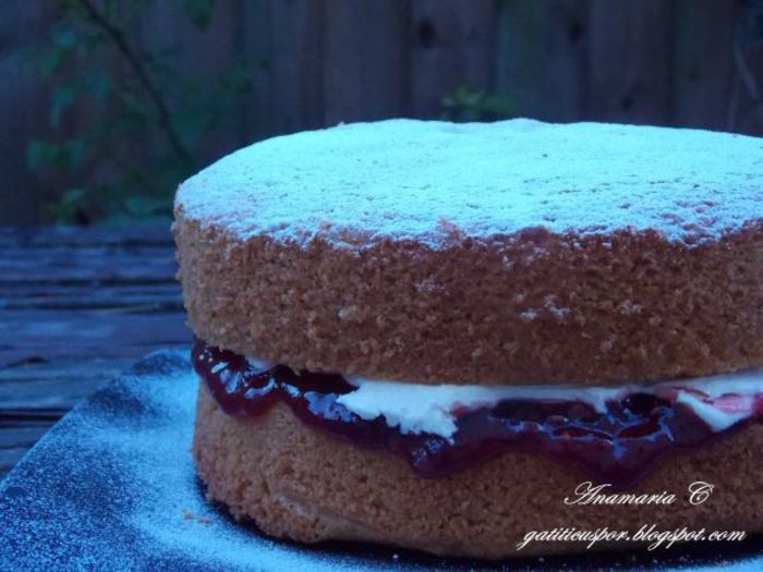 Desert  : Victoria sponge