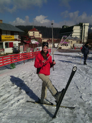 IMG_20140218_110034; Noi 2 la lectia de ski...
