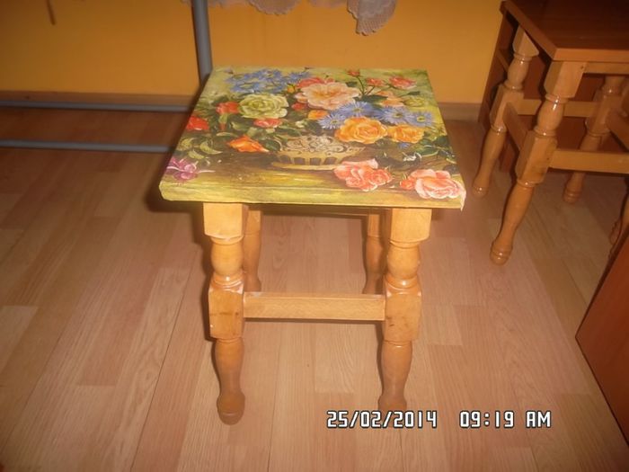 scaun decorat cu tehnica servetelului - Un nou hobby