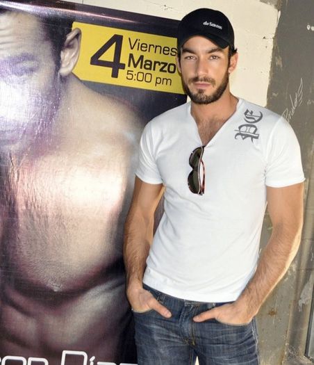 200444_163714430349592_3063946_n - aaron diaz