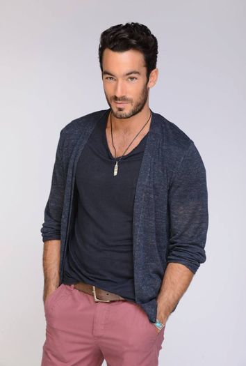 531792_340990312697801_1534678609_n - aaron diaz