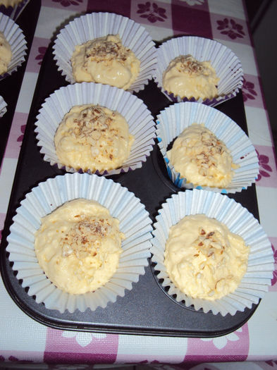 6 linguri zahar, un praf de copt