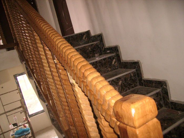 P9260081 - Balustrada casa scarii din stejar lucrata manual