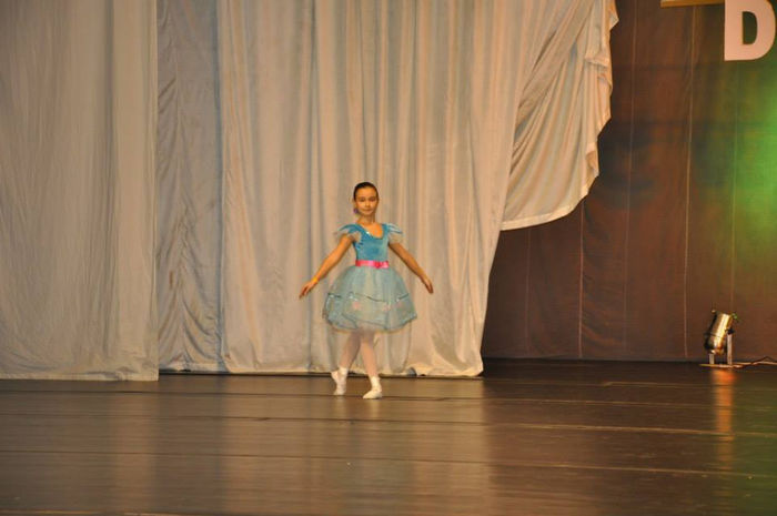 1625551_827387370621324_389851095_n - BALERINA