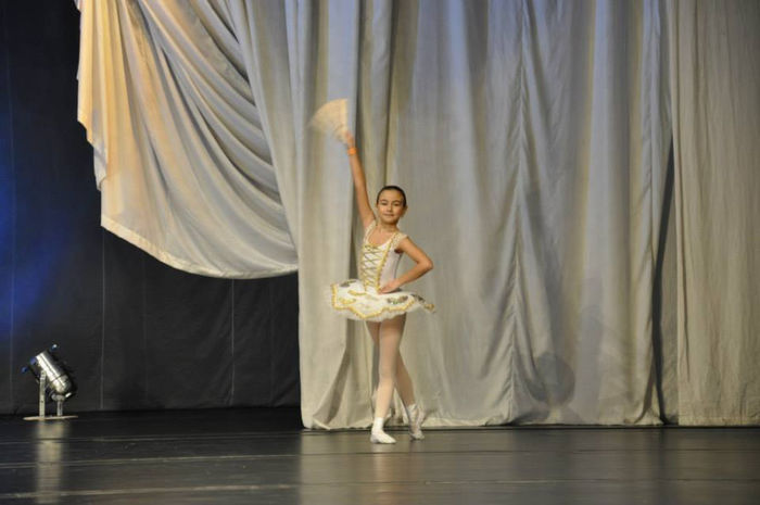 1932423_827386663954728_3540794_n - BALERINA