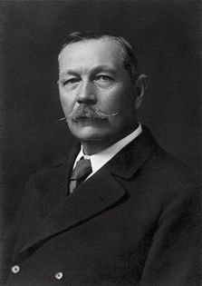 Arthur Conan Doyle; (22.5.1859-7.7.1930)medic si scriitor englez;in 1887, odata cu aparitia operei Un studiu in rosu (A Study in Scarlet)apare si personajul Sherlock Holmes
