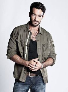 1238322_358565190940313_1977654043_n - aaron diaz