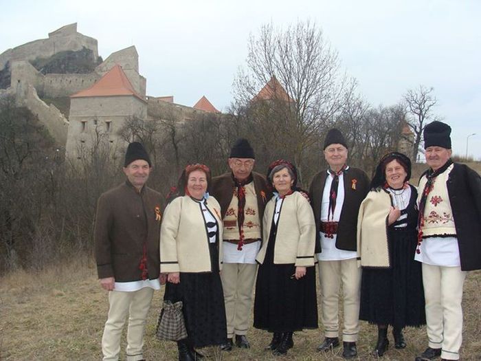 1620522_670999989607877_1814117989_n - COSTUMUL POPULAR ROMANESC DIN DIFERITE ZONE