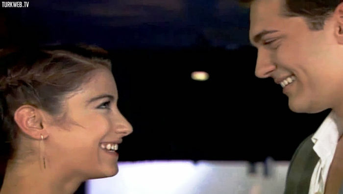 Wow!Ce a fost asta ?!Bine,bine m-ai convins.Saruti f .bine sa stii ,spuse ea lingandu-se pe buze