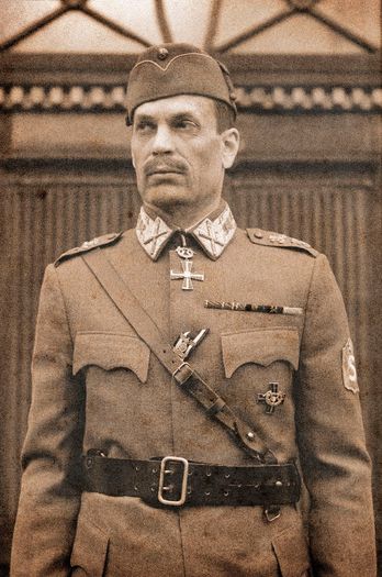 Carl Gustaf Emil Mannerheim; (4.6.1867-27.1.1951)presedintele Finlandei intre 4.8.1944-8.3.1946;primul si singurul care a primit titlul de maresal al Finlandei
