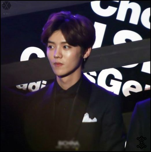 .Han| ..^^ #Ja;Jb. Sa cresti mare. :* #N. ..[pleaca la buc; se intoarce cu un suc; l.d] - ix __ Episodul 053 __ xi