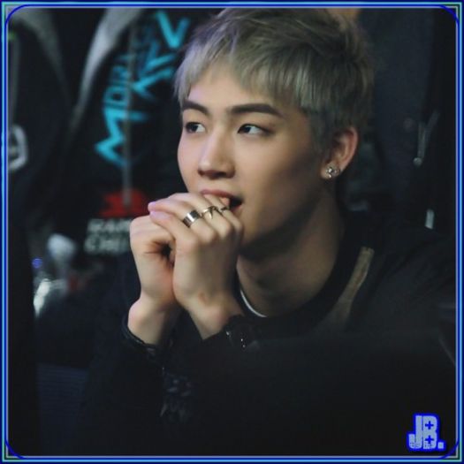 JB) Aleluia..Seo..pot spune ca te iubesc. =)) Joc si eu,orice..dar sa joc. :D - ix __ Episodul 053 __ xi