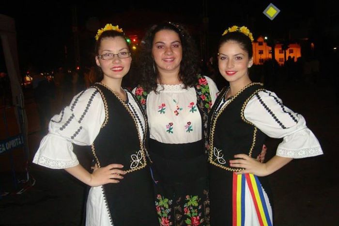 1382382_1426393940906358_1269531543_n - COSTUMUL POPULAR ROMANESC DIN DIFERITE ZONE