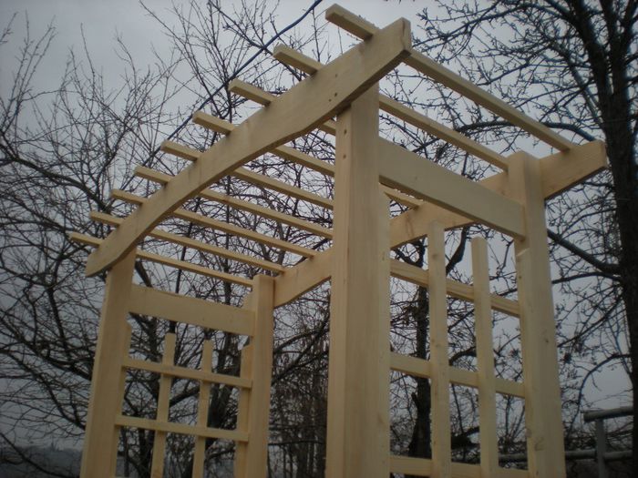 pergola din lemn pentru gradina cu banca din lemn (12) - 4 Pergole gradina