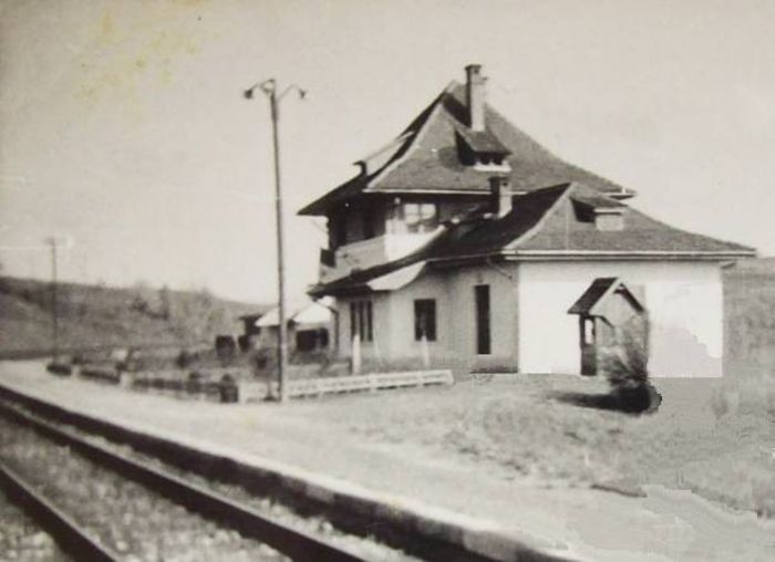 FOSTA GARA C.F.R. DIN PALOS-ARDEAL,DISTRUSA IN ANUL 2000. - ARHITECTURA IN ROMANIA