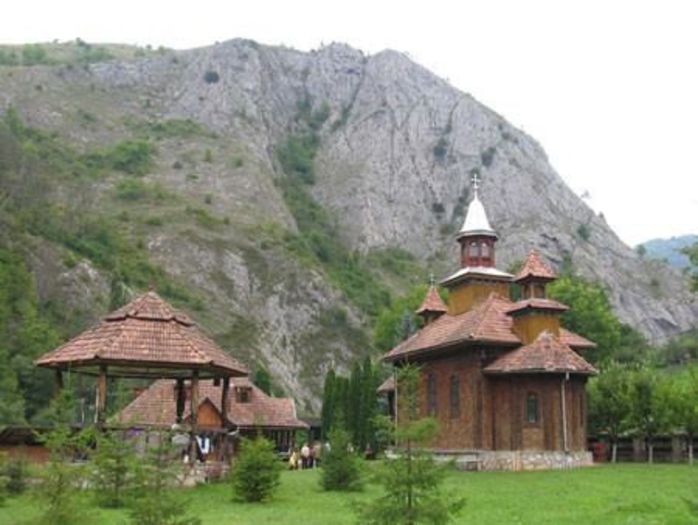 SCHITUL POSAGA  DE PE LANGA VALEA ARIESULUI.