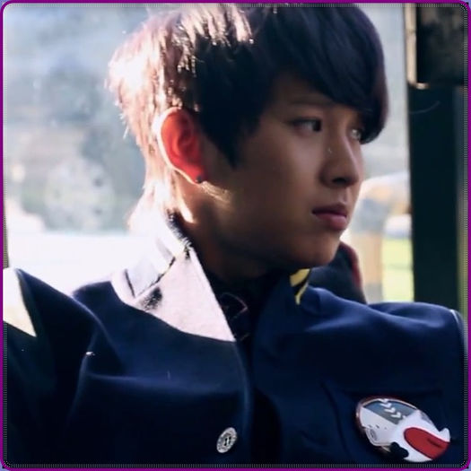 .&. ...:| Poftim? Te`am suportat atat ..doar pt o bratara? :-w - ix __ Episodul 055 __ xi