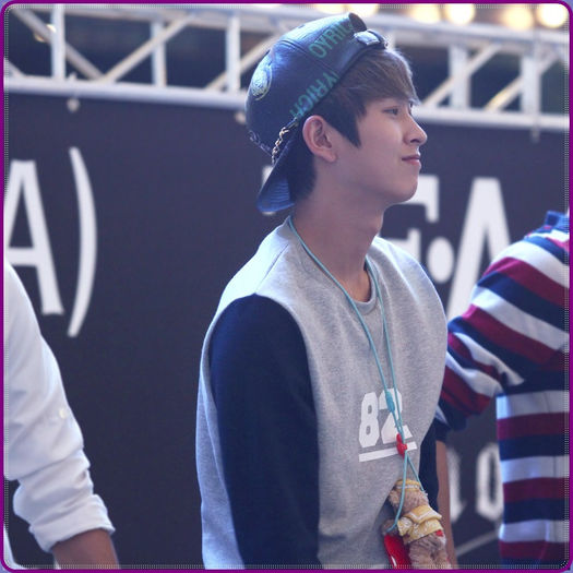 .&. ..o urasc >-< O bratara, Jungah? zau? :-w..:( Noapte buna..(:| |pleaca sus| - ix __ Episodul 055 __ xi