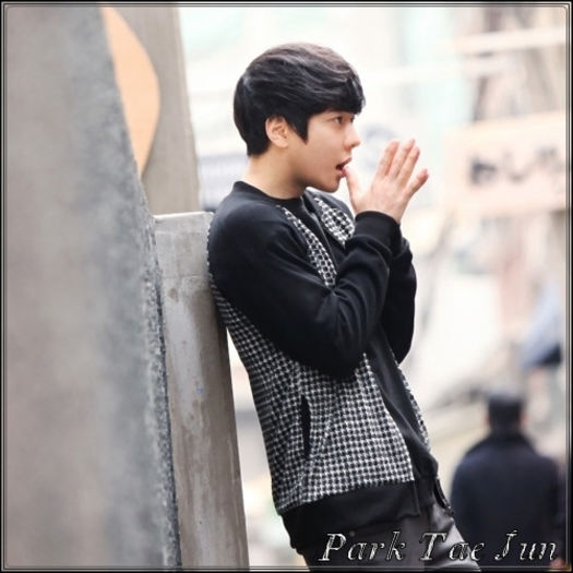 [☺] Da, exact. :3 Oki Chi. :D Bye iubire. [o ia de după gât pe Soo;-des] - ix __ Episodul 056 __ xi