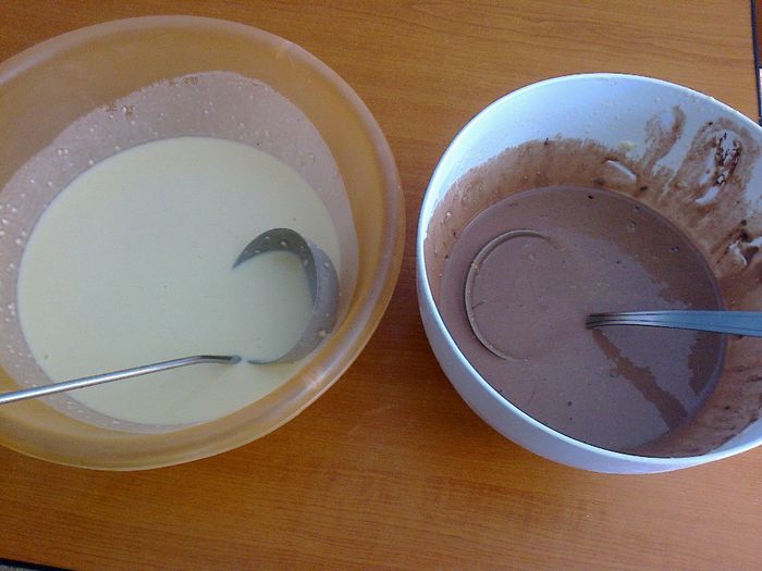 Clatite Saculeti bicolore cu urda si smantana - 1 - Culinar 2