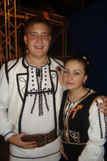 1381903_1424871347725284_1001550010_n - COSTUMUL POPULAR ROMANESC DIN DIFERITE ZONE
