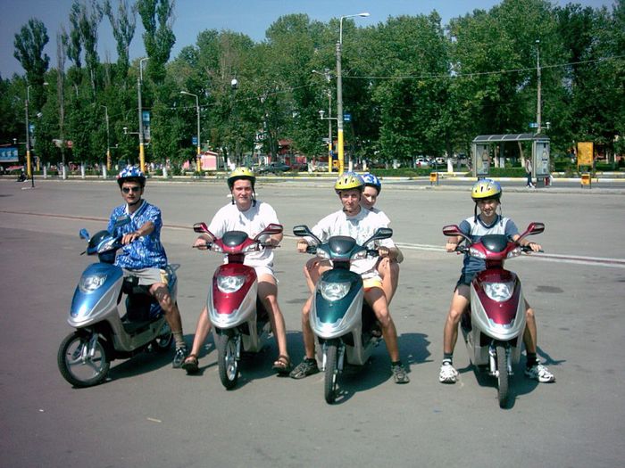 In Mamaia, pe un scuter, iulie 2004 - 1 C2