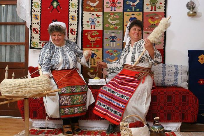 1450746_211812175670753_669233265_n