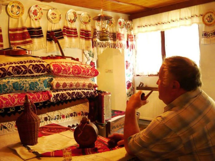 1513195_213462278839076_211389914_n