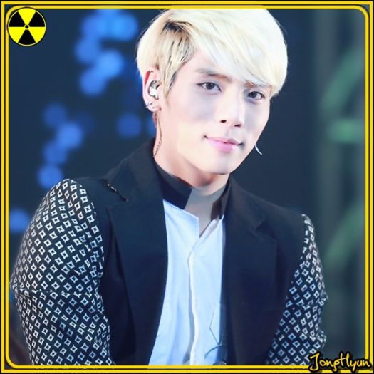 - Asa. :x [o saruta] :D [o imbratiseaza strans] T-T