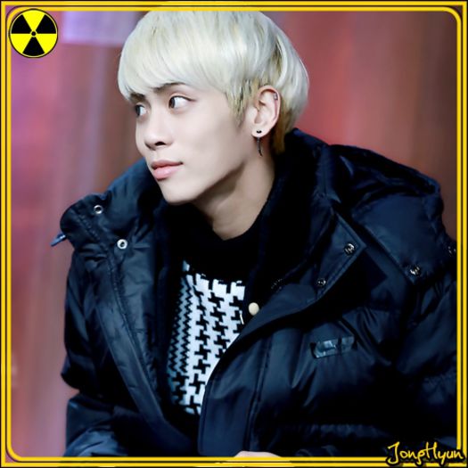 - Oke. ^^ Eu..am venit cu Amber aici. :)) Si in rest nimic interesant. :-? - ix __ Episodul 057 __ xi