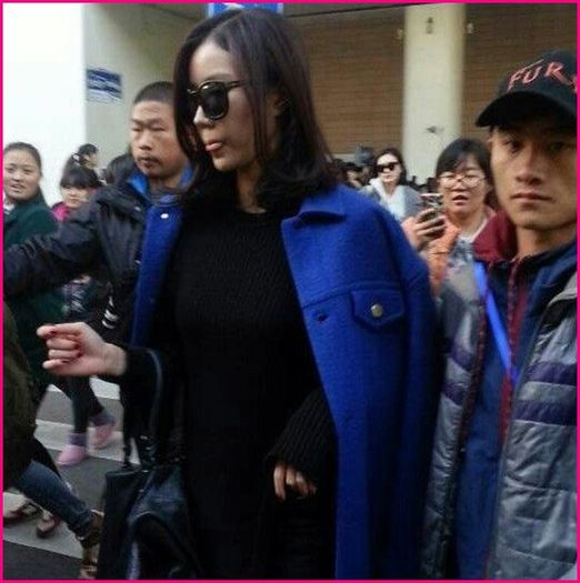 |:-*| ..Ioi, sa nu te mai aud cu scuze niciodata. :( Nu e vina ta. :o3 #J. Daa.. #L. - ix __ Episodul 057 __ xi