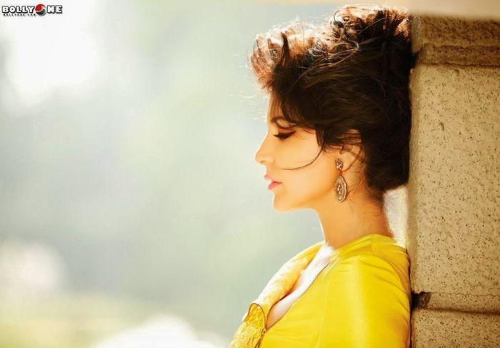 Anushka-Sharma-photos-Filmfare-January-2014-Pictures-7