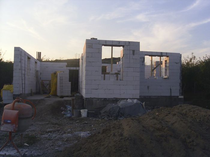 Tg. Mures, casa noua in constructie, iulie 2011 - 1 C4