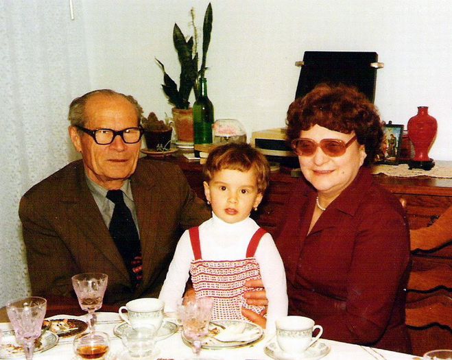 Cu bunicii, Constantin si Elena Zainescu, Iasi aprilie 1981