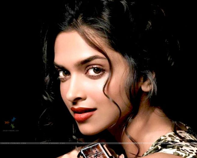 InfinityLove - ALEGE-TI-VA 5 POZE LIBERE CU DEEPIKA PADUKONE