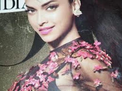 63 - ALEGE-TI-VA 5 POZE LIBERE CU DEEPIKA PADUKONE